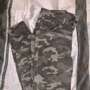 camo high rise jeggings!